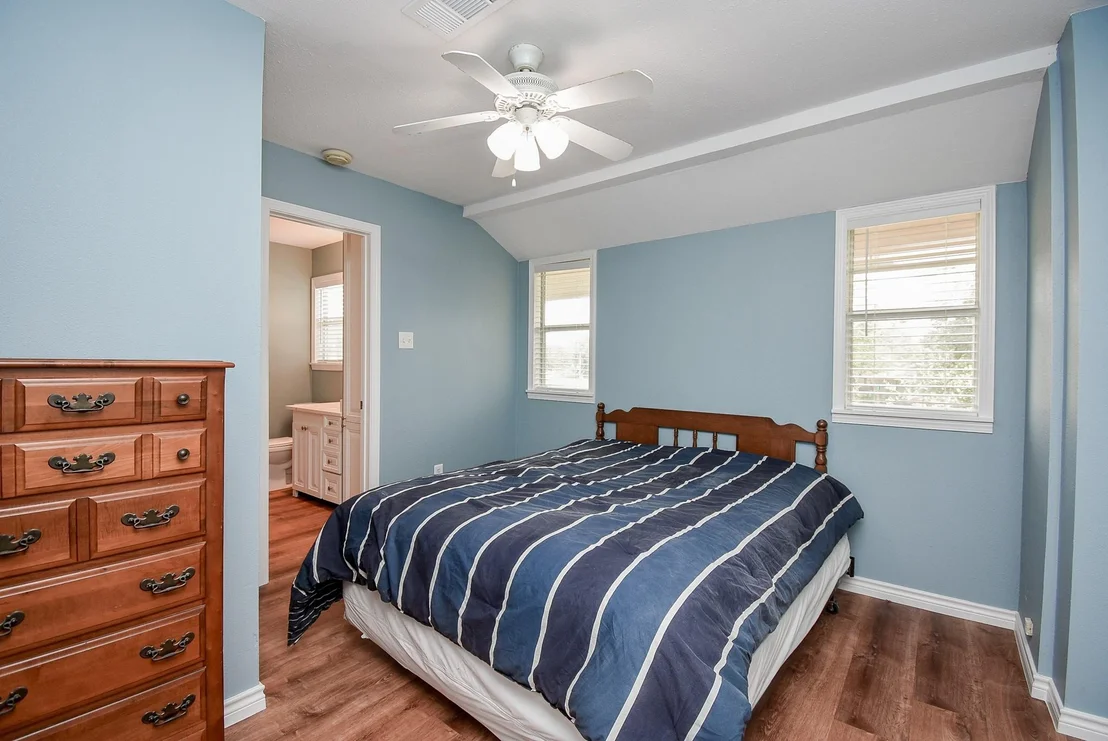 Photo of 2116 W Bayshore Drive