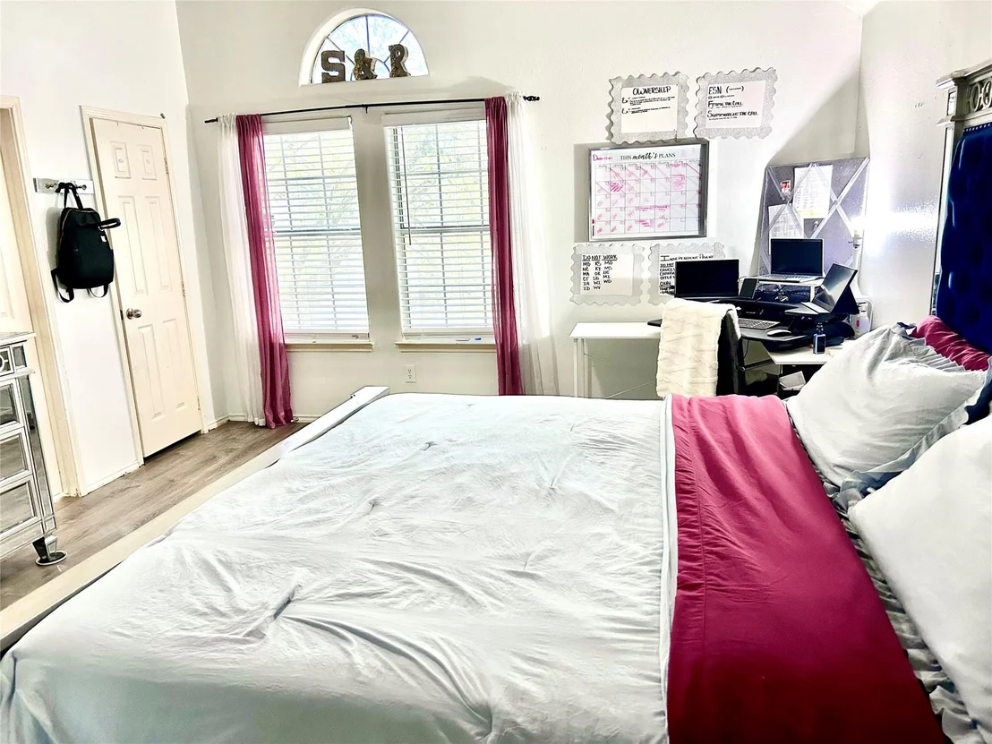 Photo of 34534 Park View