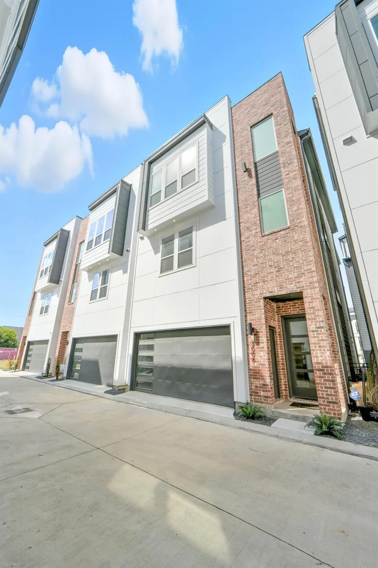 Photo of 3006 Lamar Street