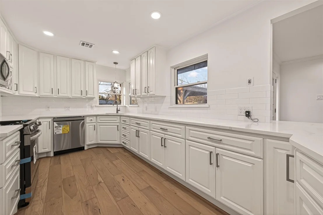 Photo of 4862 Creekbend Drive
