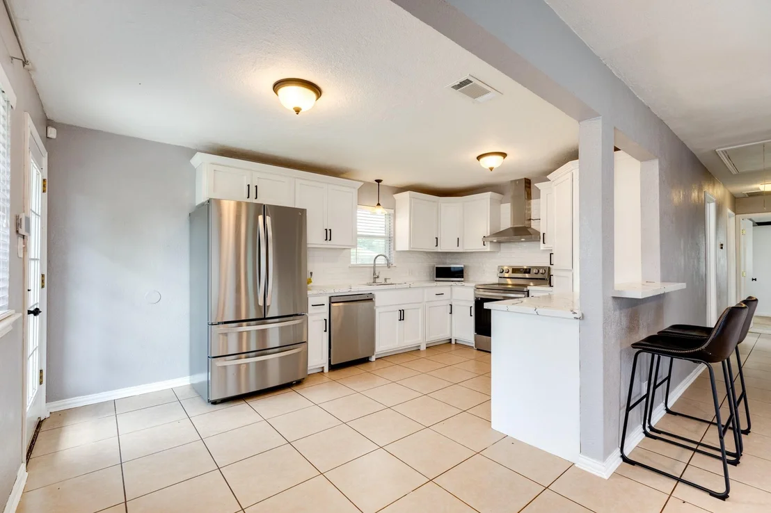 Photo of 108 Avenue E