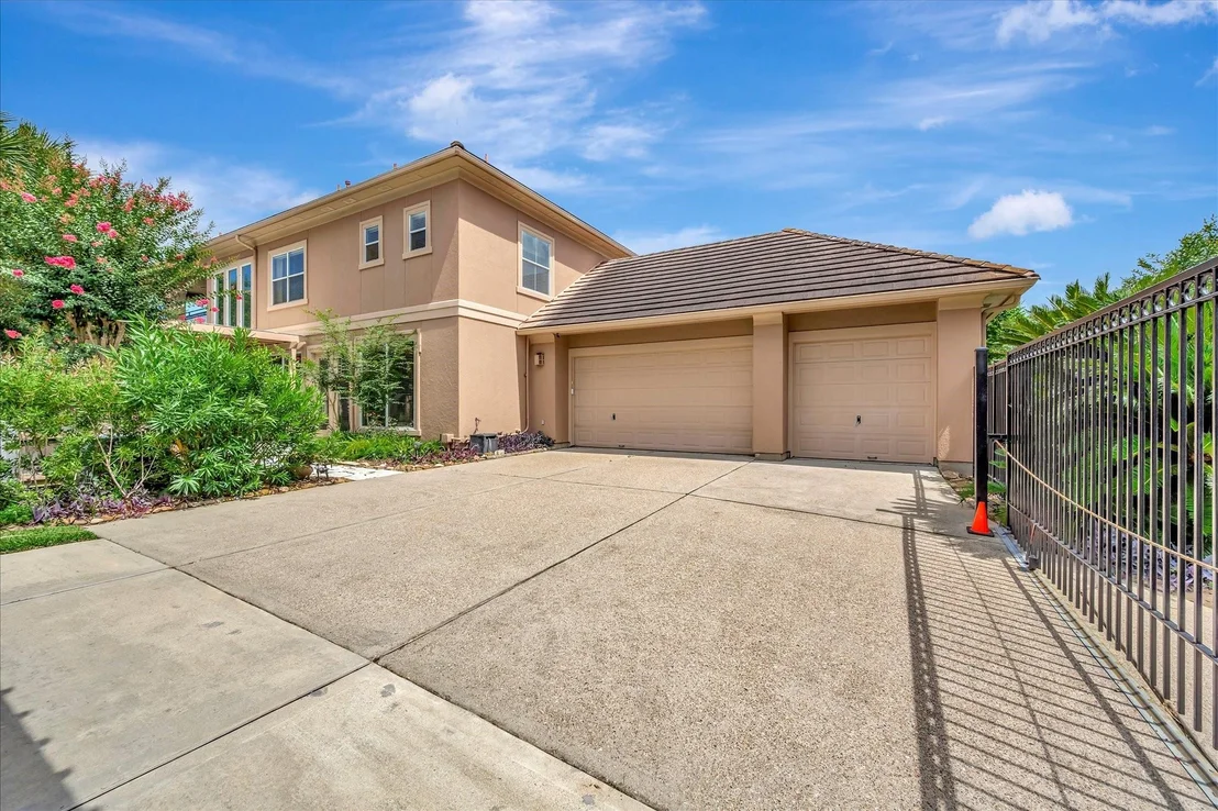 Photo of 604 Harborside Way