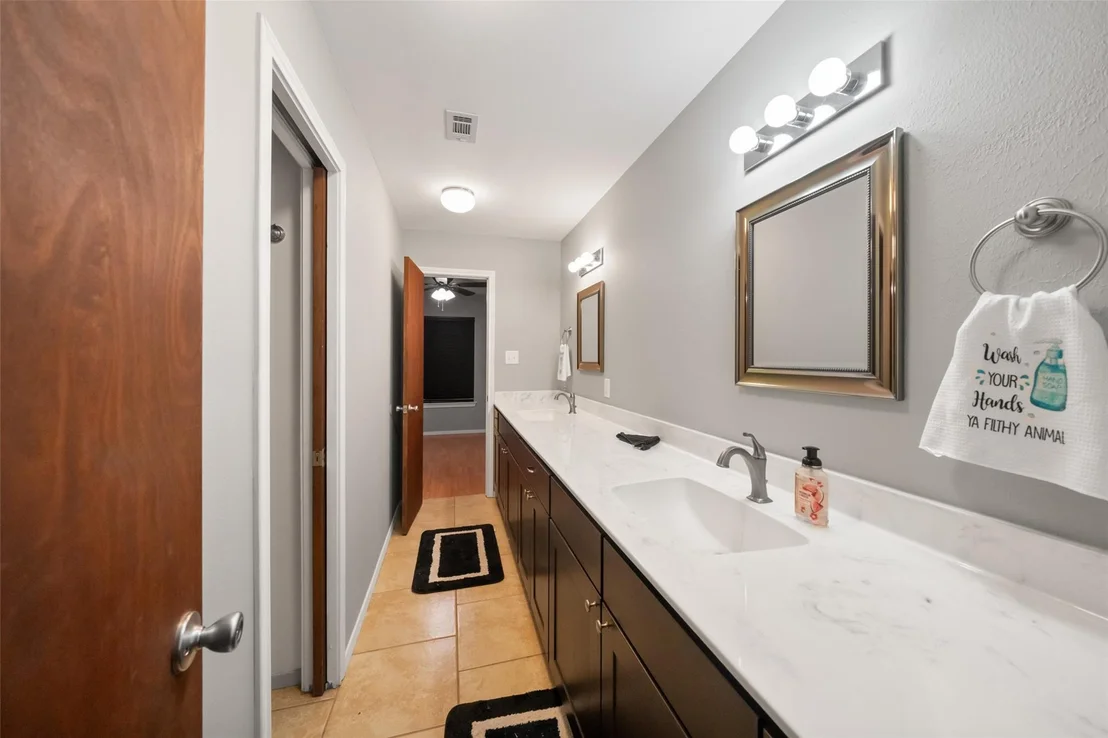 Photo of 242 Magnolia Drive