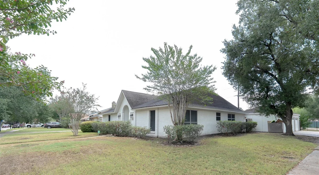 Photo of 15931 Boulder Oaks Drive