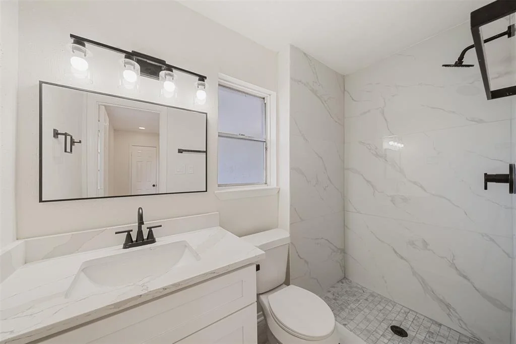 Photo of 15027 Bathurst Drive