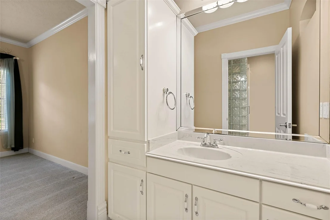 Photo of 2 Oak Crest Circle