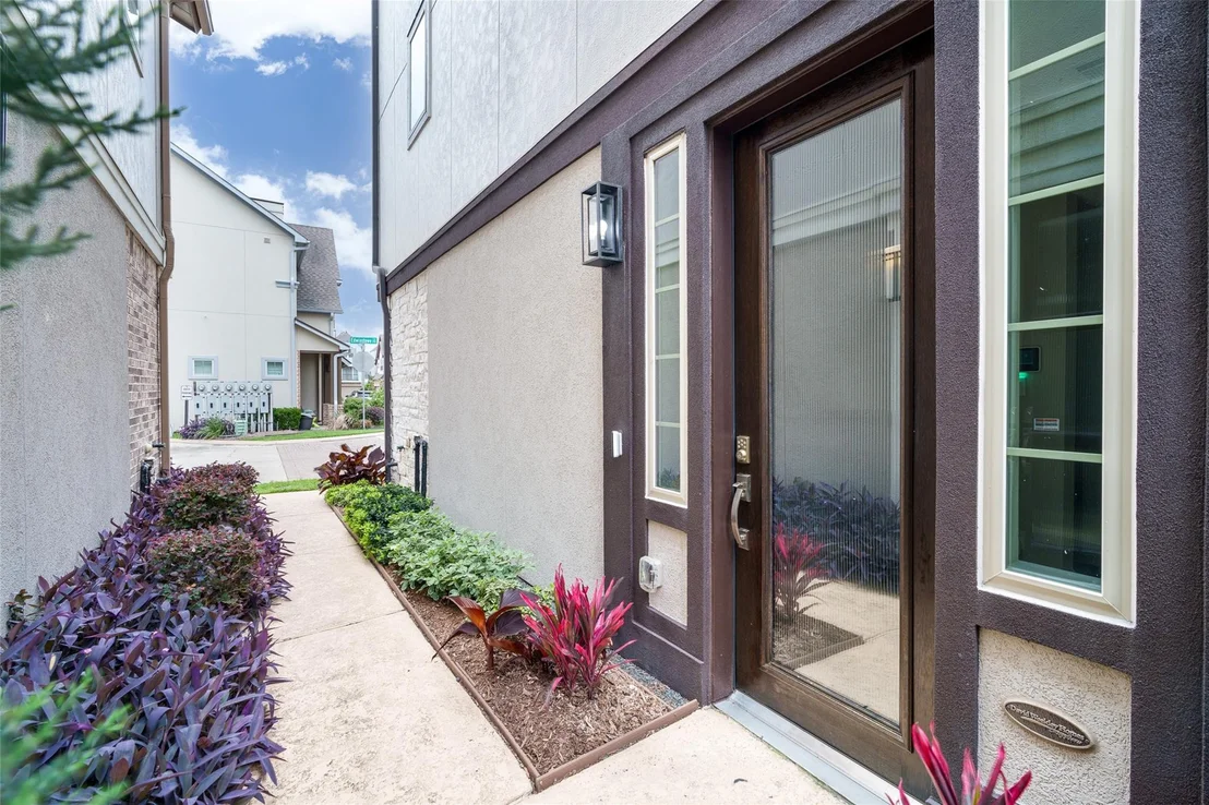 Photo of 1303 Edwinstowe Trail