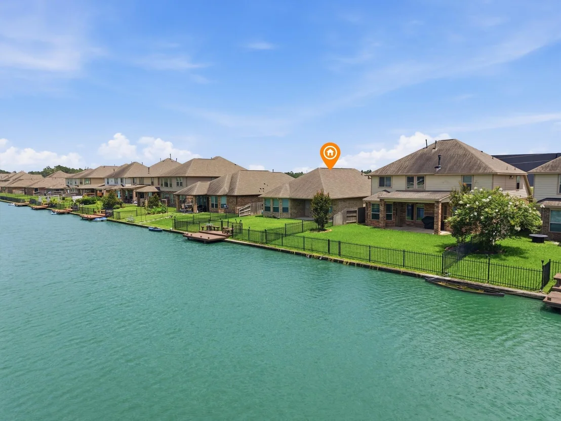 Photo of 3747 Lake Bend Shore Drive