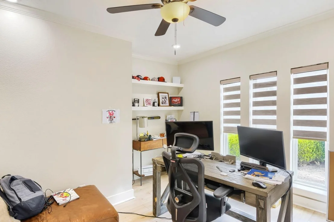 Photo of 1022 Crossroads Drive