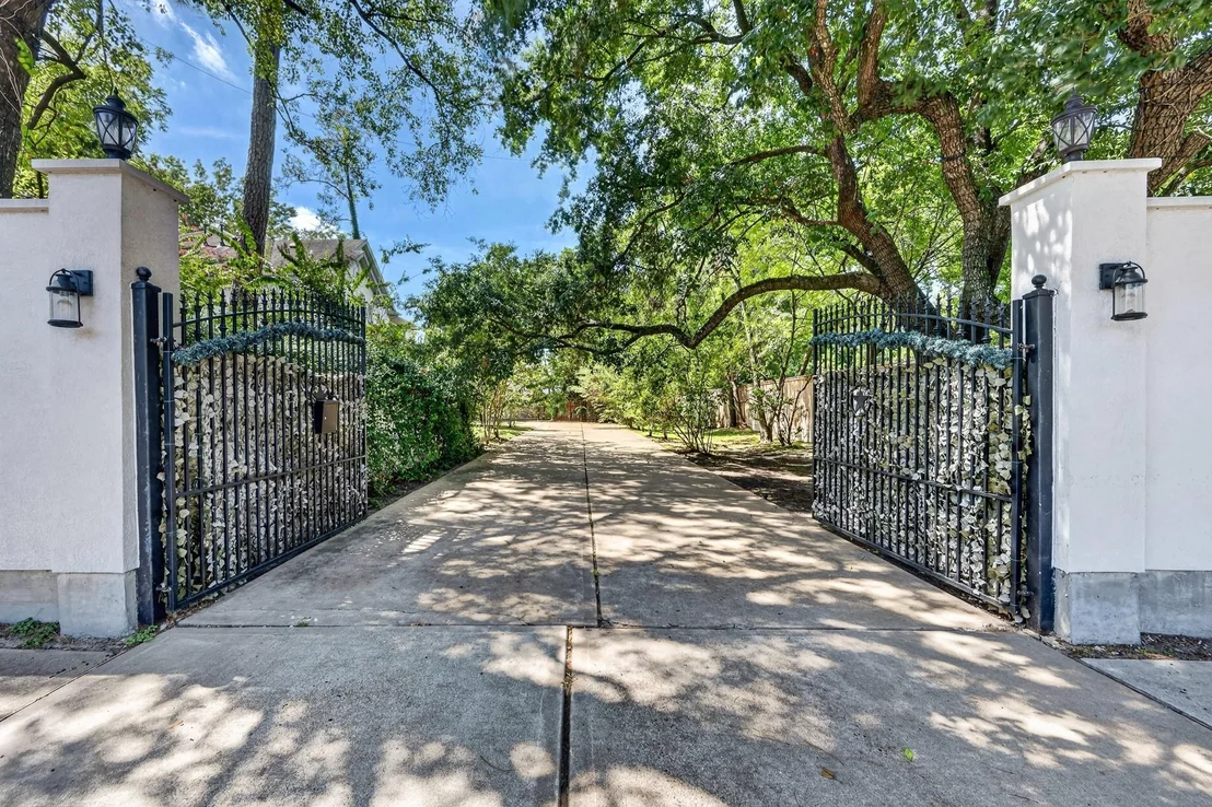 Photo of 335 Voss Road