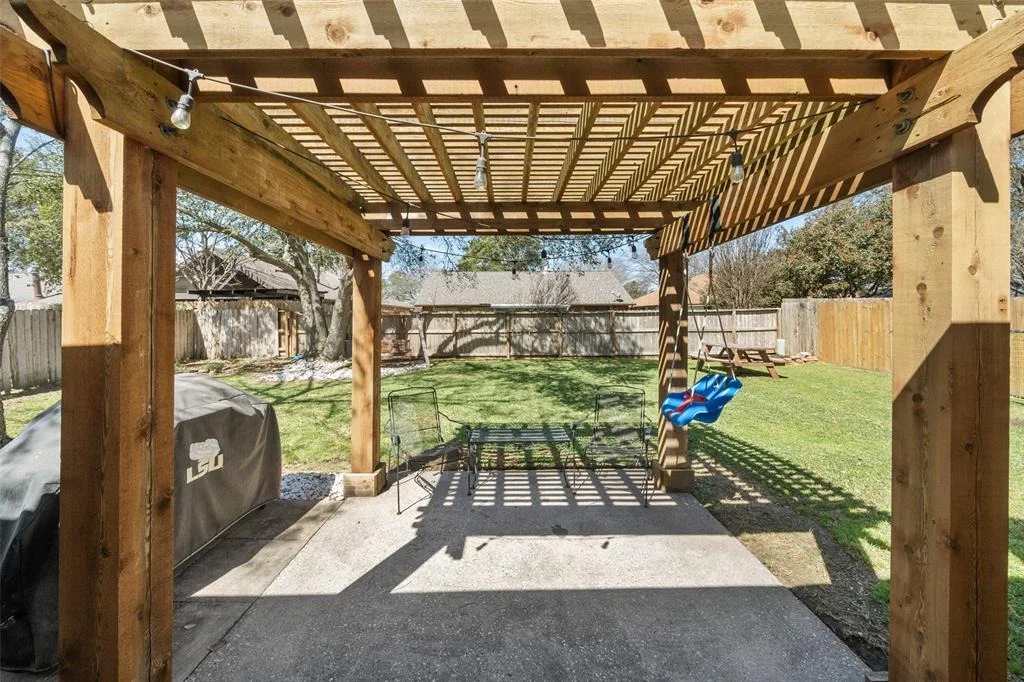 Photo of 5202 Rivertree Lane