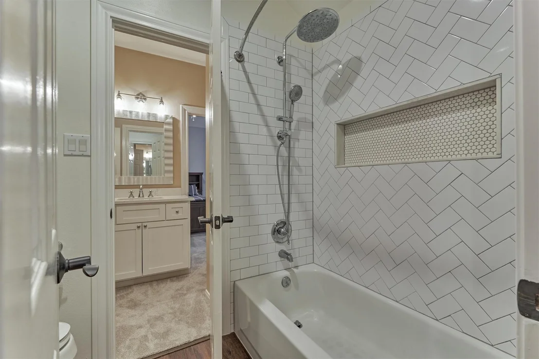 Photo of 3910 Waterbend Cove
