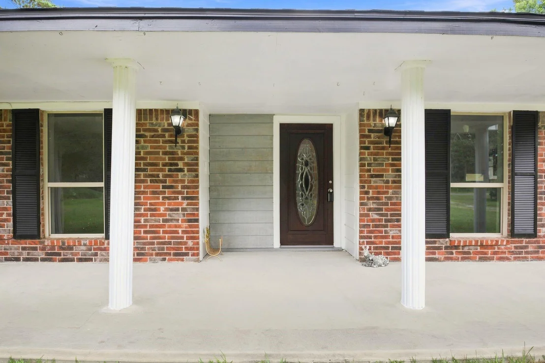 Photo of 18813 Woodridge Drive