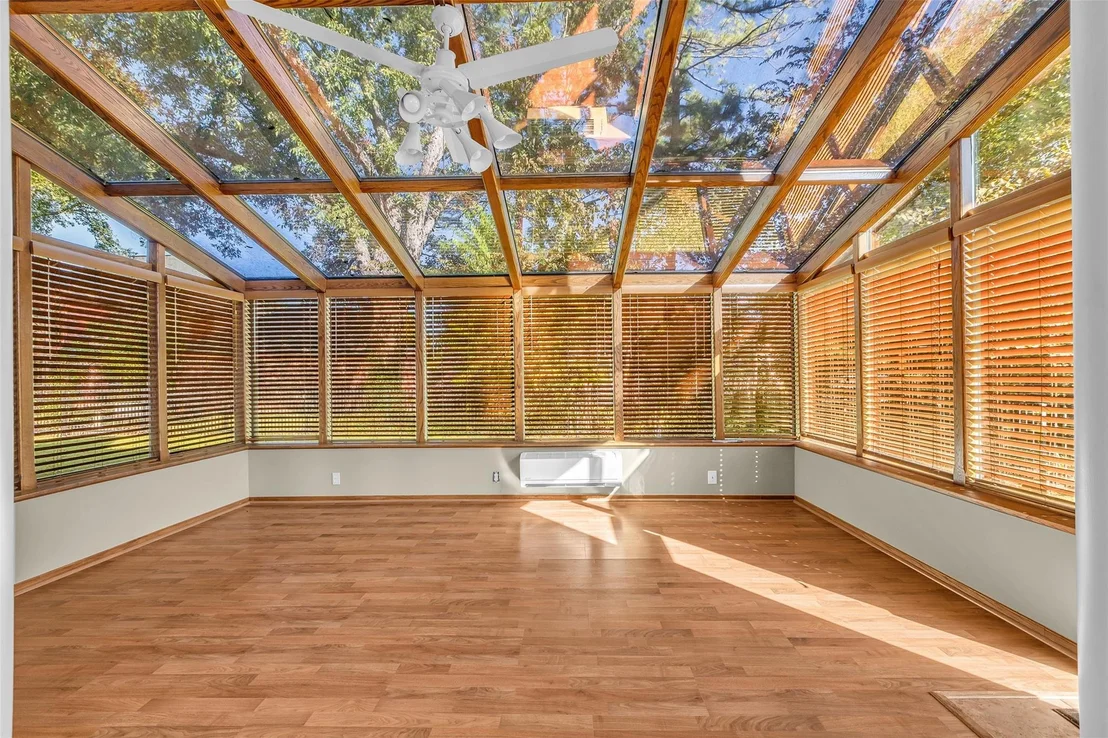 Photo of 566 Edgewood Drive