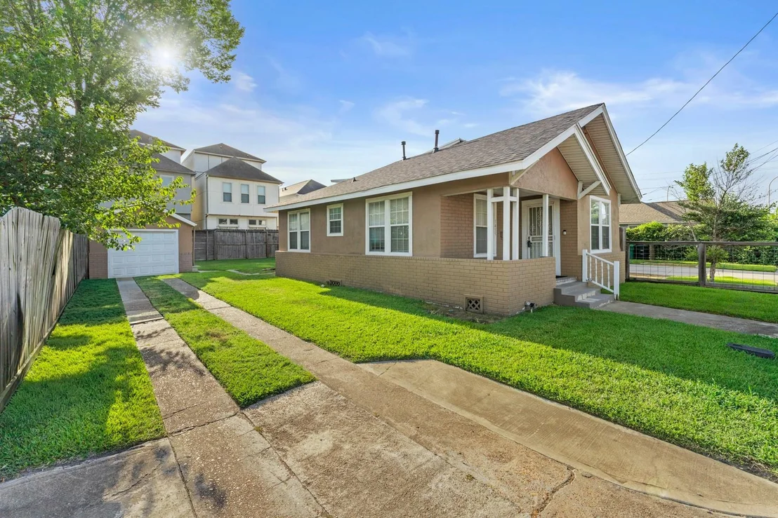 Photo of 1435 N Durham Drive