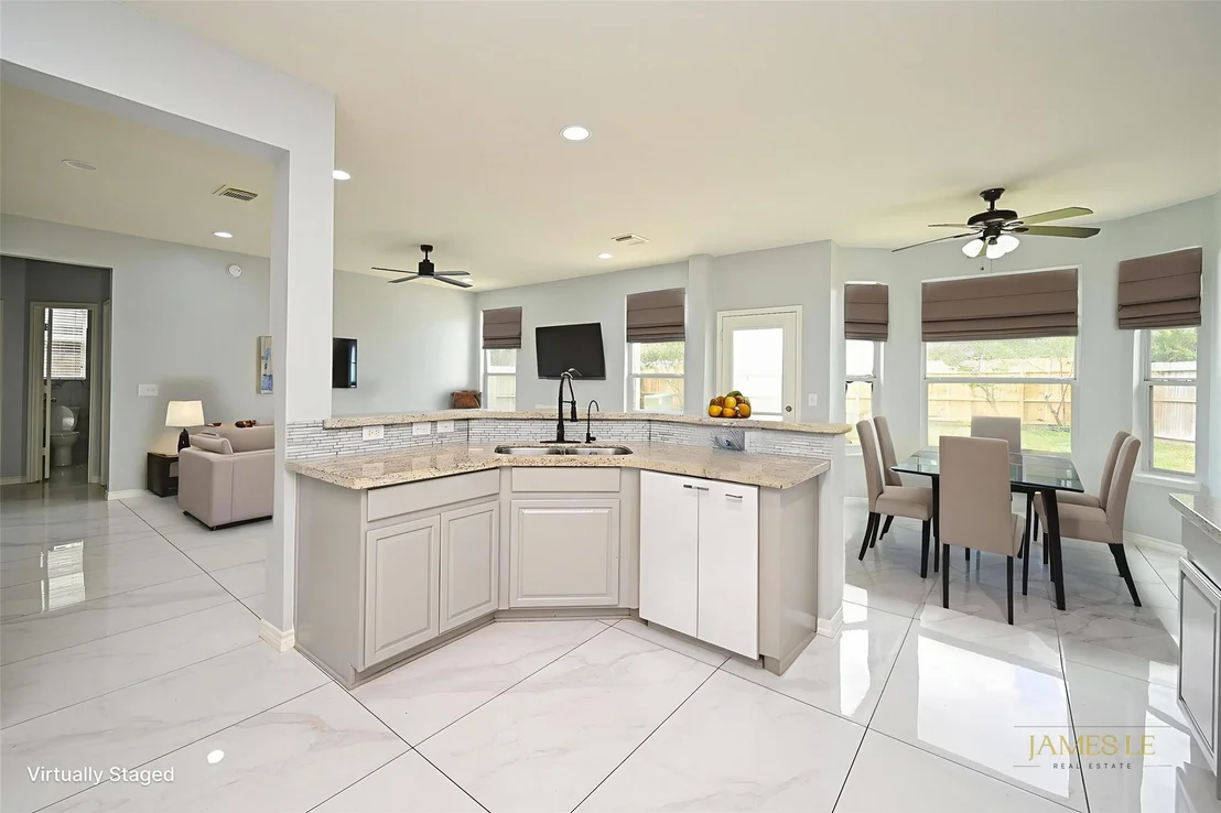 Photo of 11011 Glenora Drive