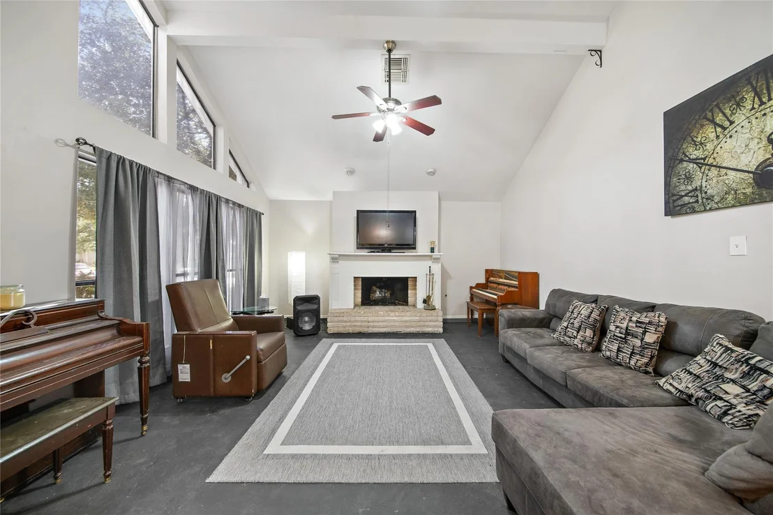 Photo of 6122 Gallant Forest Drive