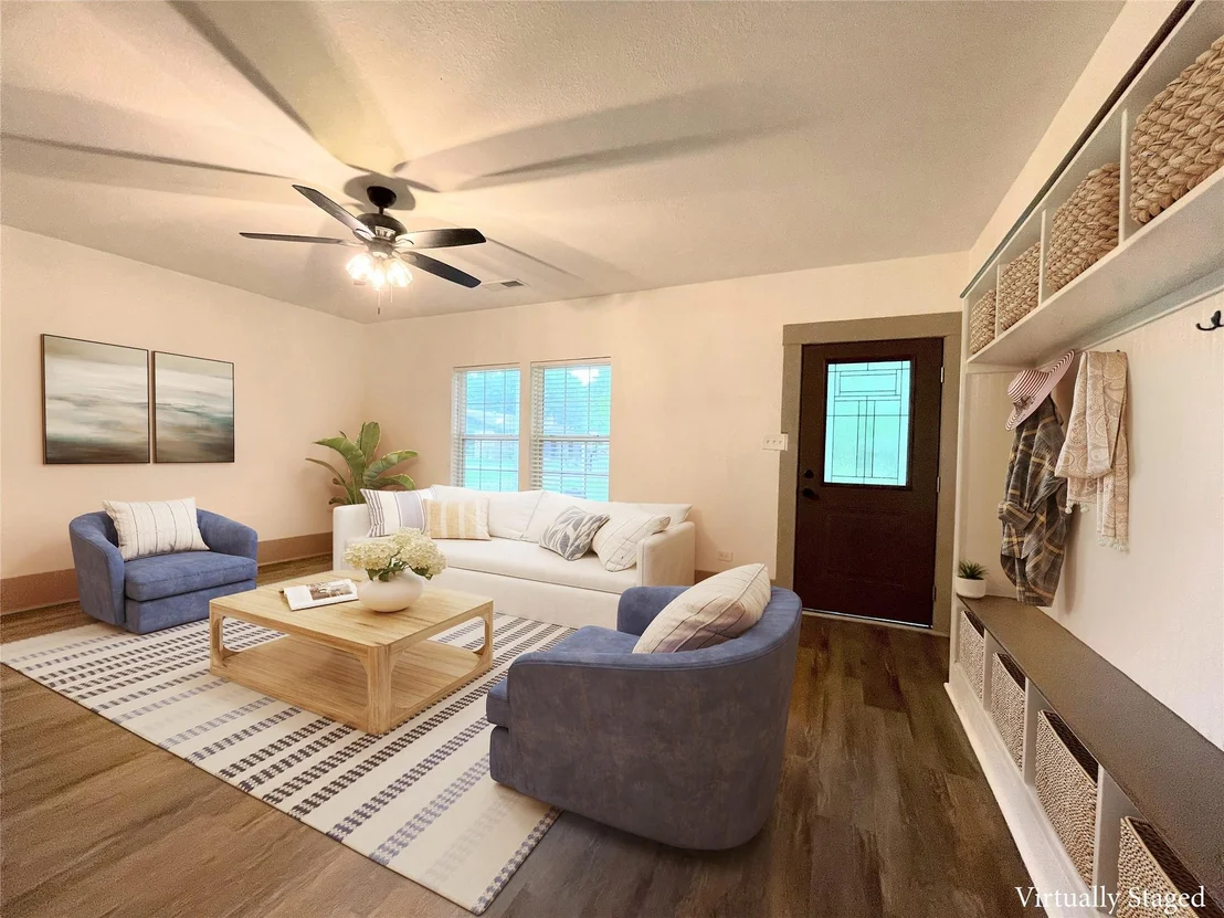 Photo of 210 W Crescent Drive