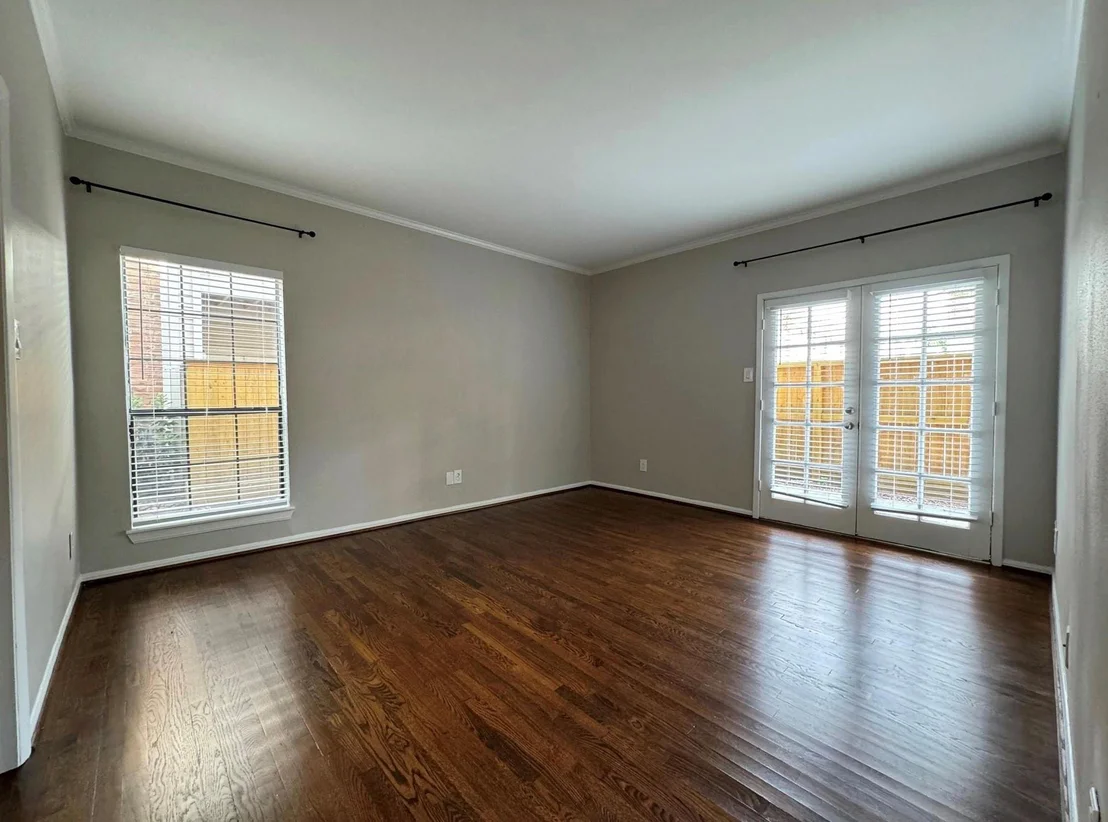 Photo of Unit 7E at 2001 Bering Drive
