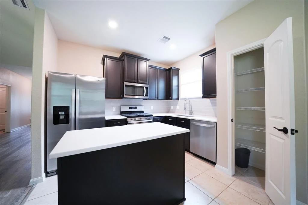 Photo of 7647 Glaber Leaf Road