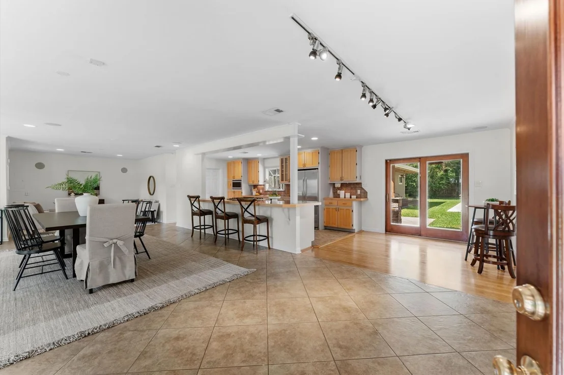 Photo of 4010 Brookwoods Drive