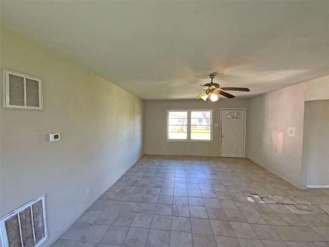 Photo of 1736 Lynn Lane
