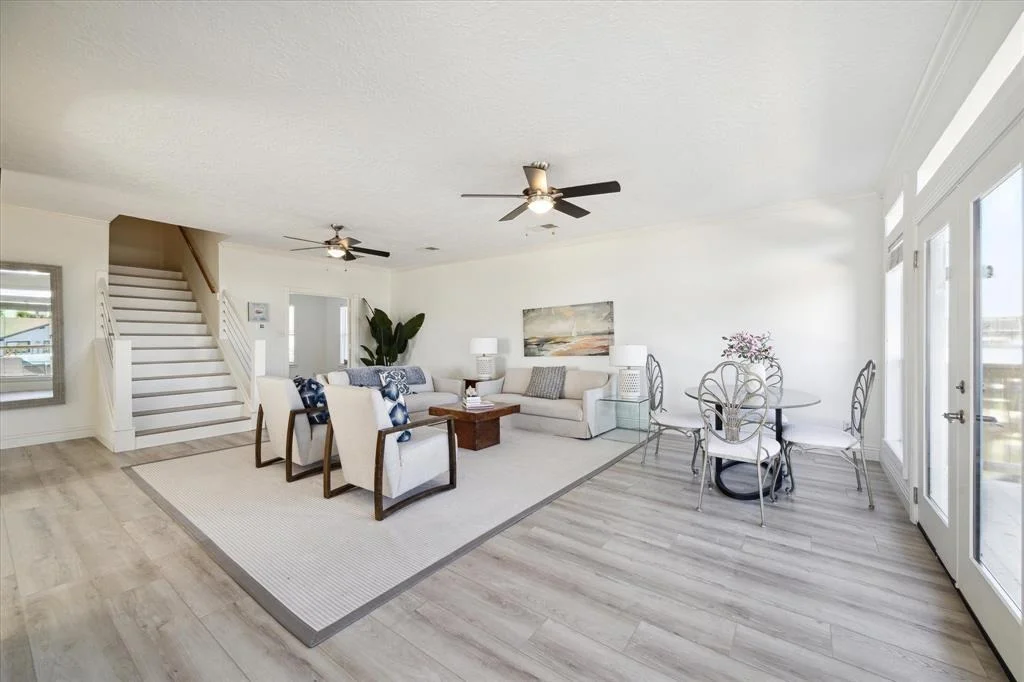 Photo of 210 Easterly
