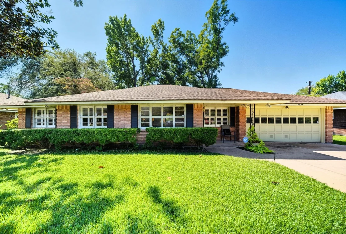 Photo of 8923 Theysen Drive