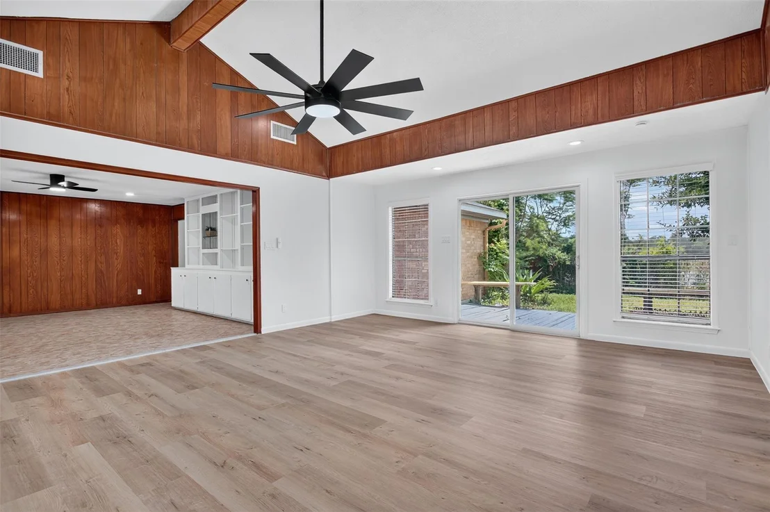 Photo of 4323 Pine Shadows Street