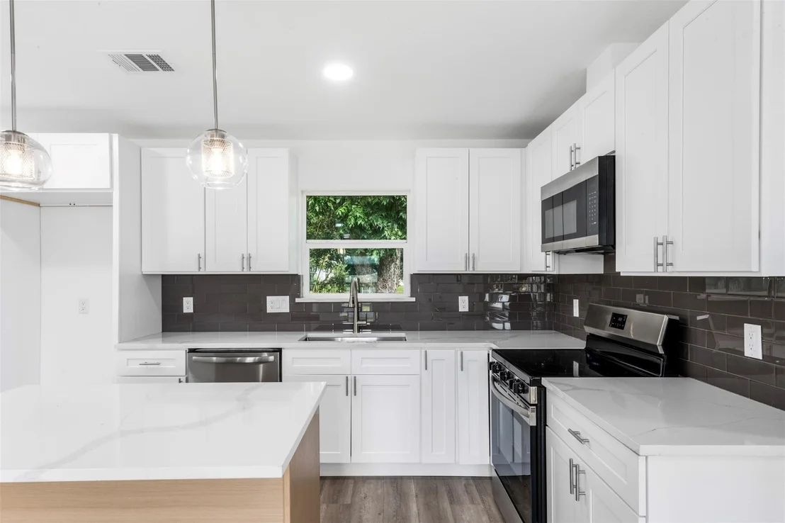 Photo of 1106 W Thomas Avenue