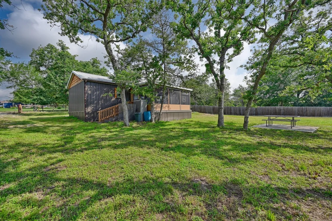 Photo of 515 Lakeview Lane