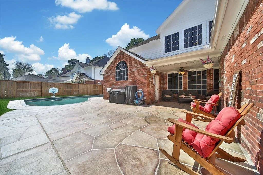 Photo of 16702 Avenfield Road