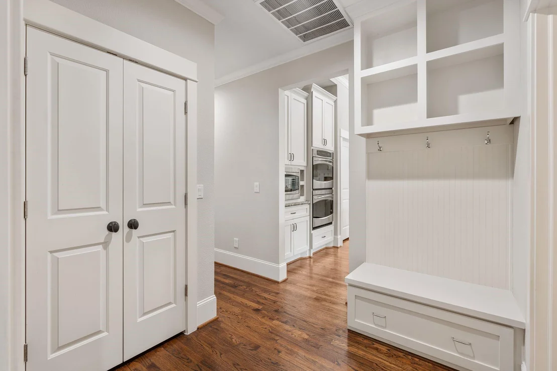 Photo of 1321 Chamboard Lane