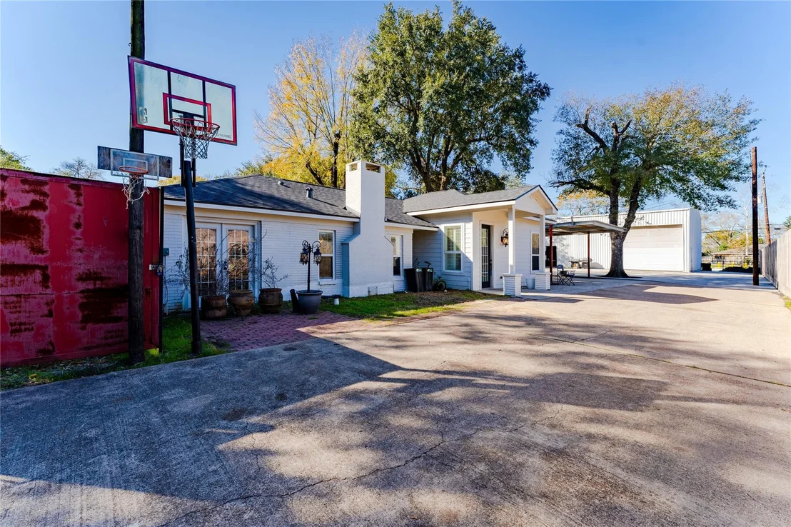 Photo of 11407 Iberia Drive