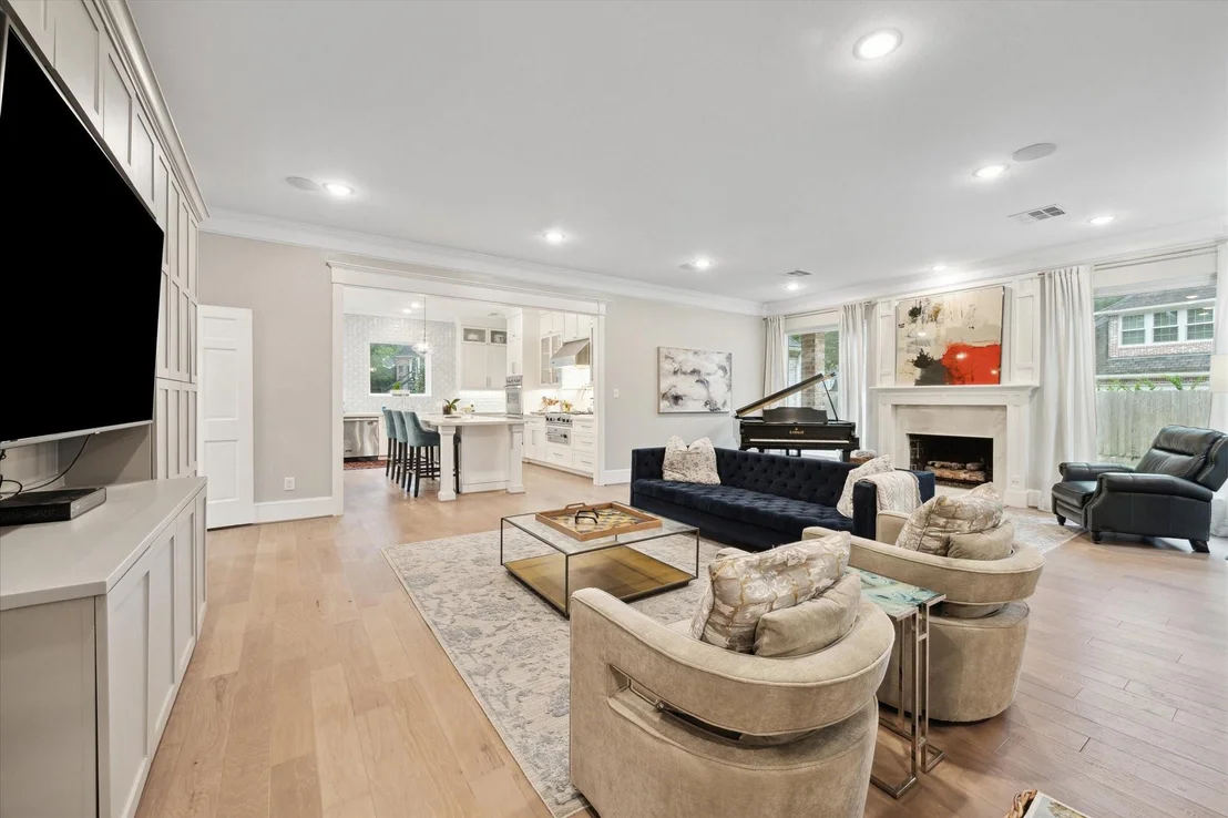 Photo of 8703 Chelmsford Lane