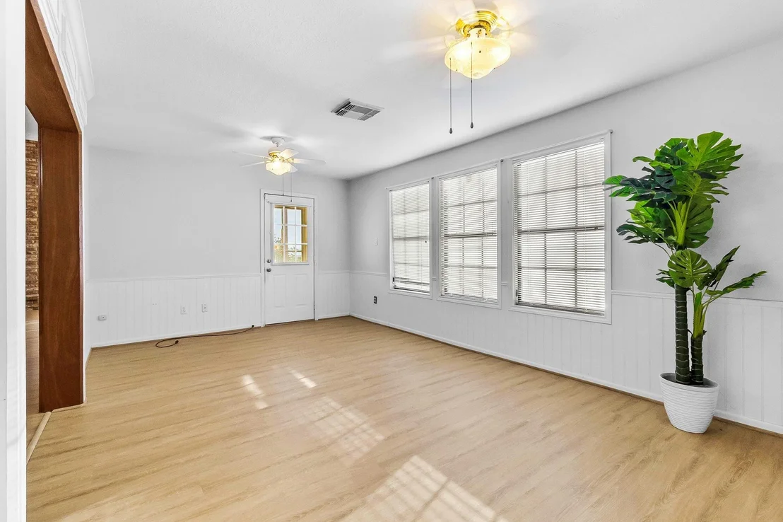 Photo of 554 Harbor Drive