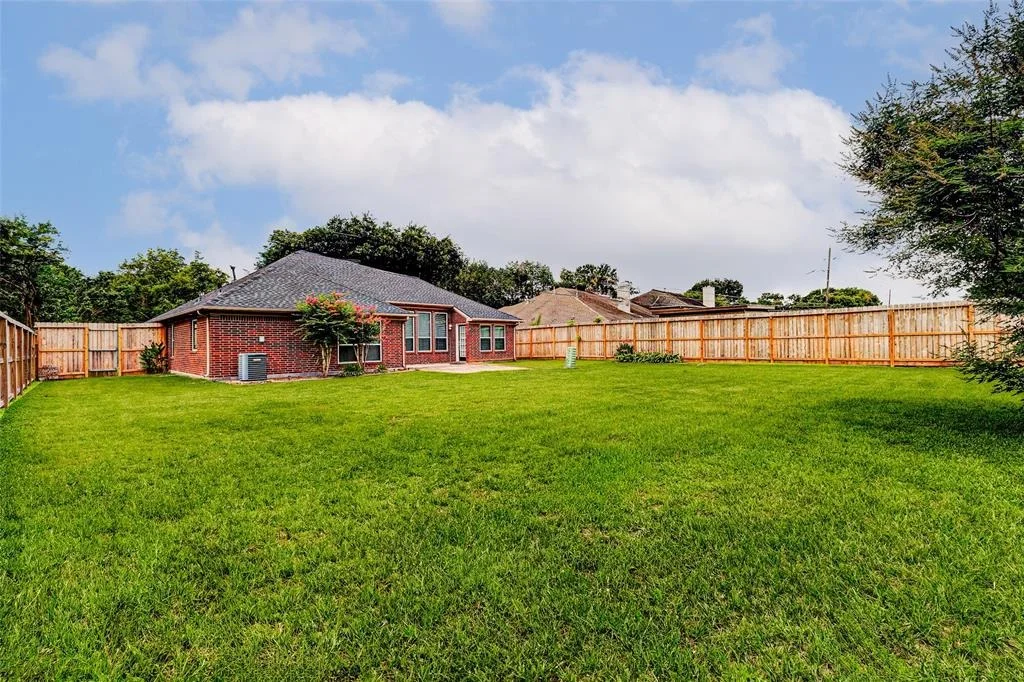 Photo of 23406 Stratsborough Drive