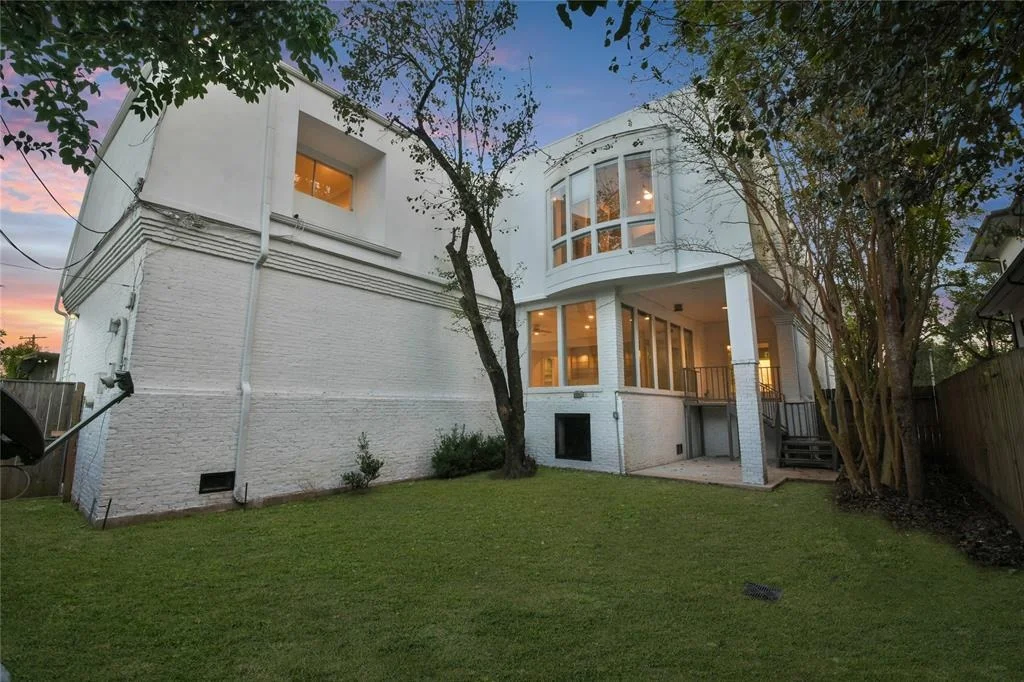 Photo of 5110 Contour Place