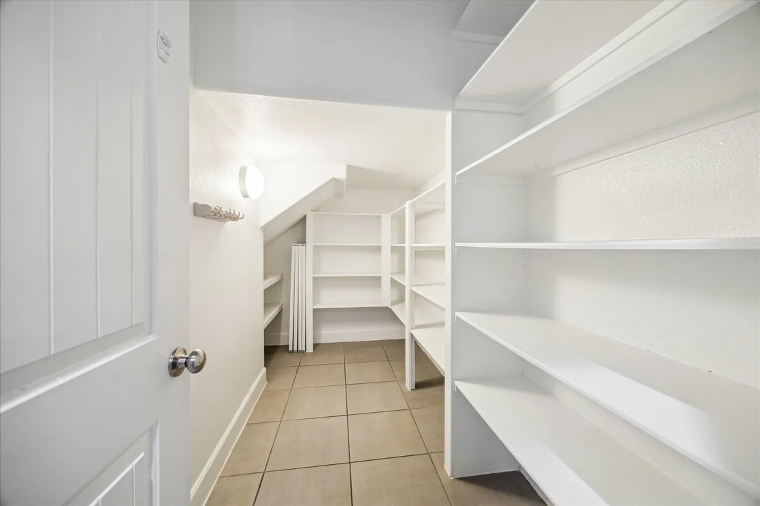 Photo of 5213 Rose Street