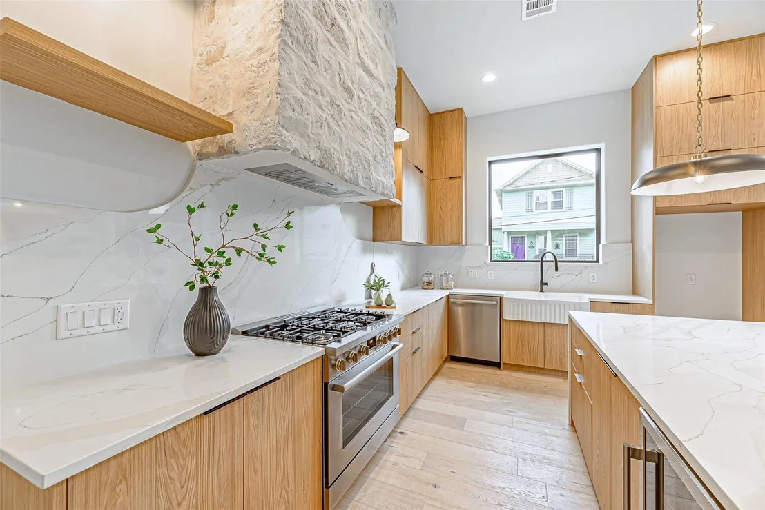 Photo of 829 Alexander Street