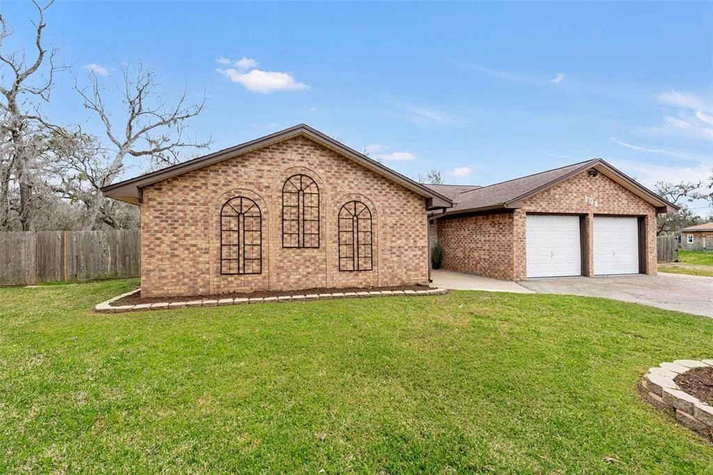 Photo of 108 Deer Trail