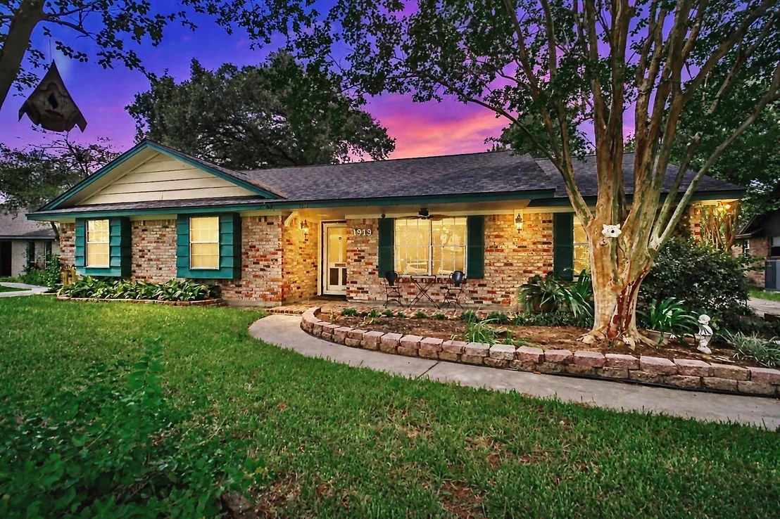 Photo of 1919 Stebbins Drive