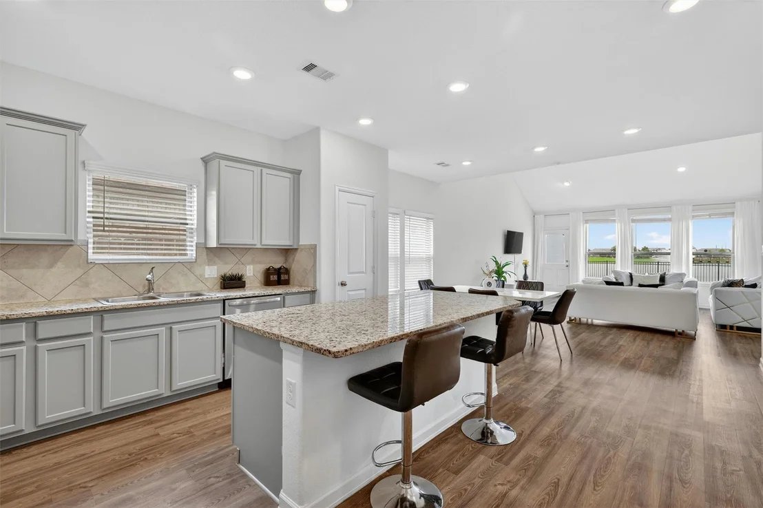 Photo of 4822 Chestnut Valley Lane