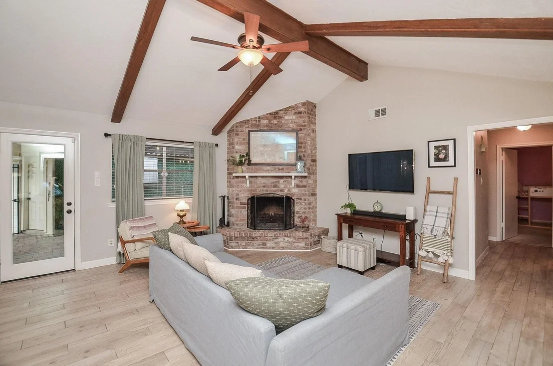 Photo of 9718 Springmont Drive