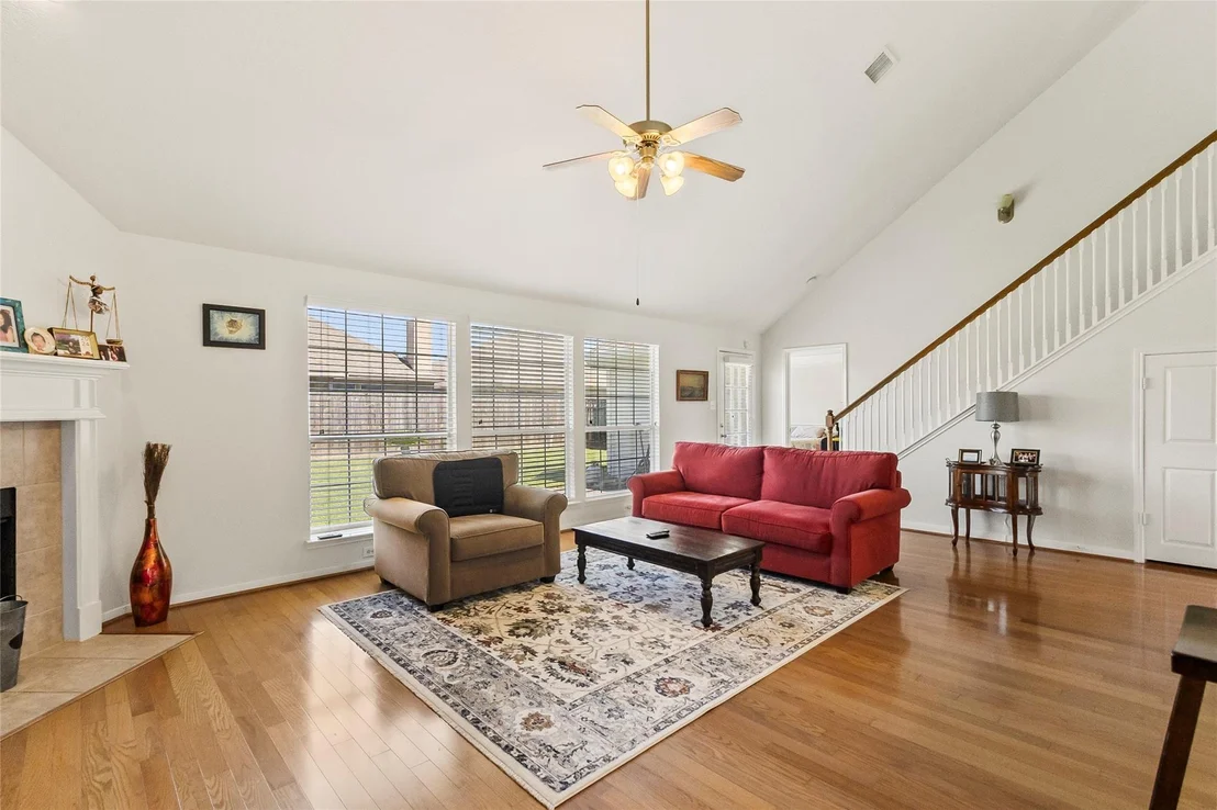 Photo of 427 Pinewood Ridge Drive