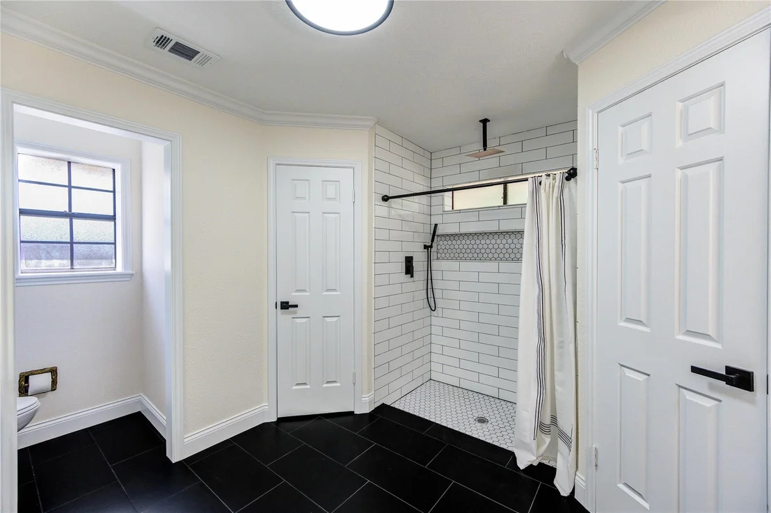 Photo of 711 Nottingham Lane