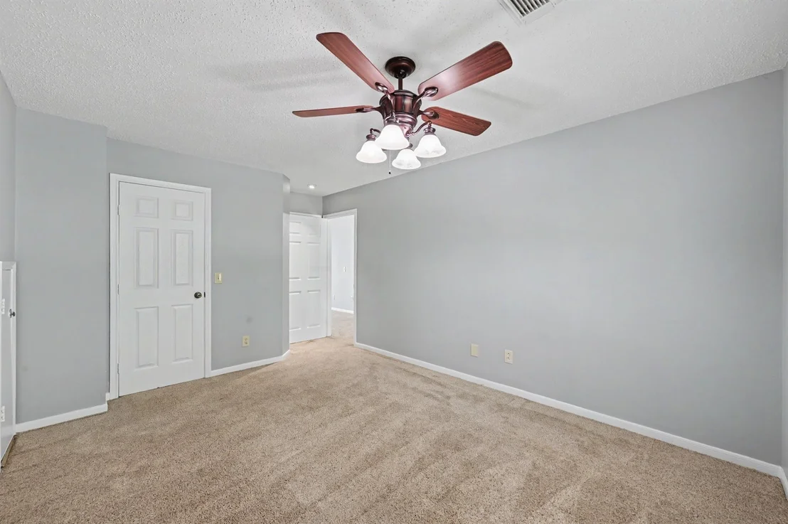 Photo of 80 Eagle Rock Circle
