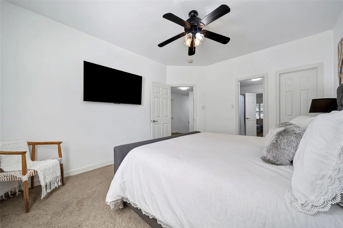 Photo of 15122 Windsdowne Lane