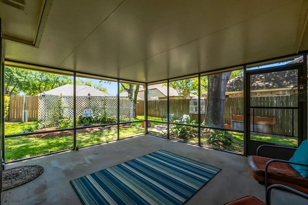 Photo of 5341 Lakeshore Drive