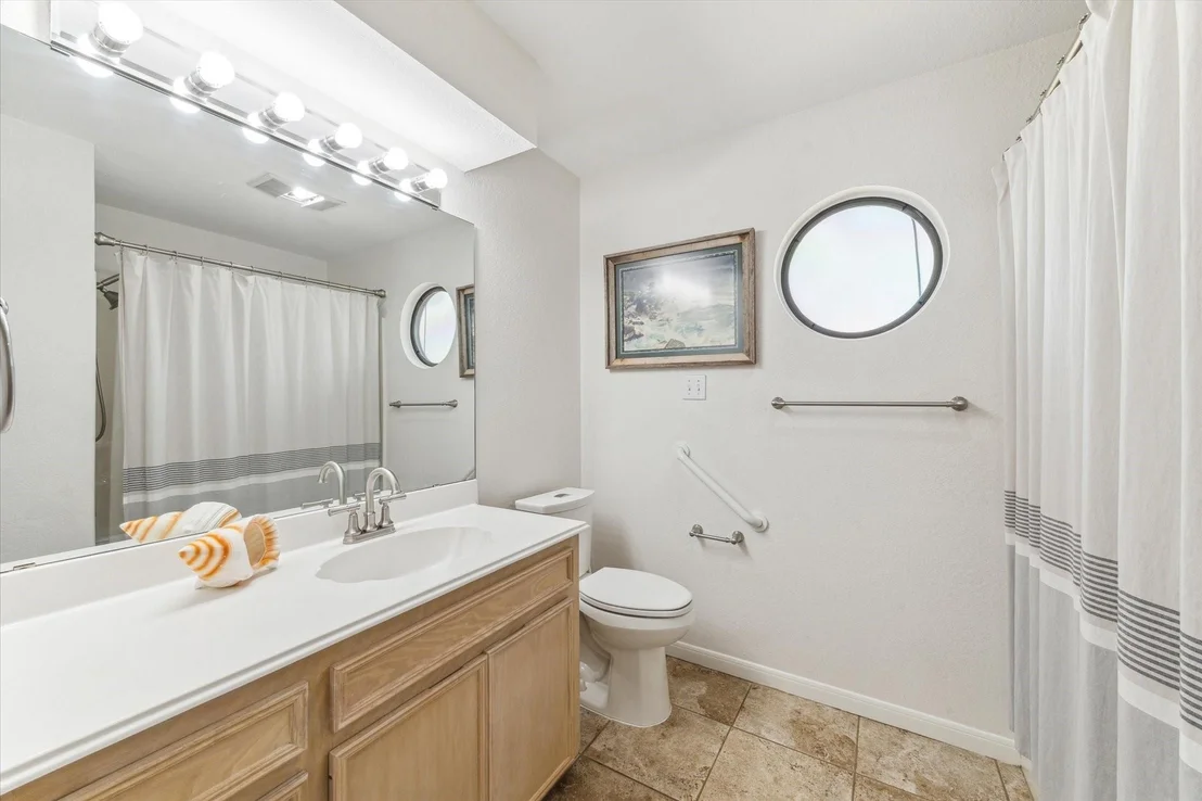 Photo of 1339 Outrigger
